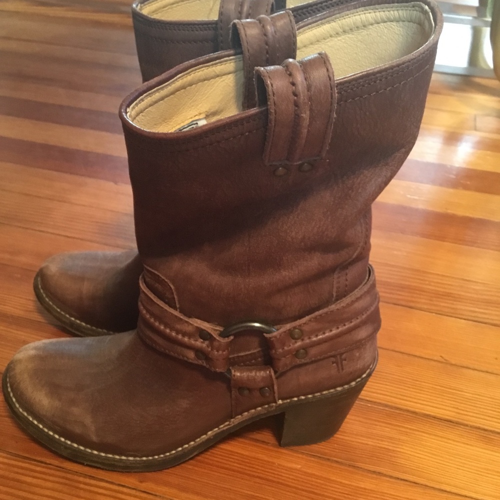 Frye boots, like new, size 8